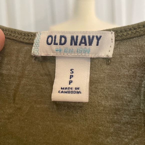 Old Navy sequin tank top - Picture 2 of 3